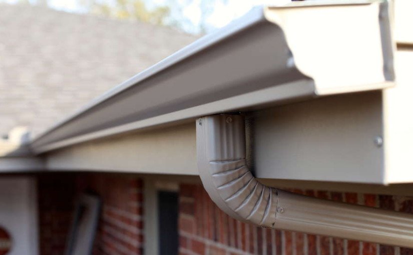 Seamless Gutters Installer